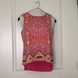 Patterned sleeveless blouse